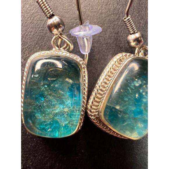 NEW neon apatite in matrix in platinum over copper - Picture 2 of 16